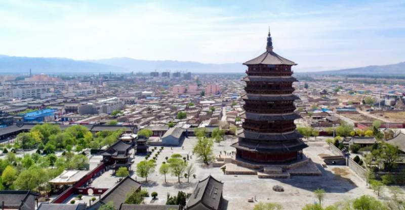  应县木塔倾斜加剧，保护方案争论多年；代表建议启动1∶1复建，五大益处值得期待。 文化旅游