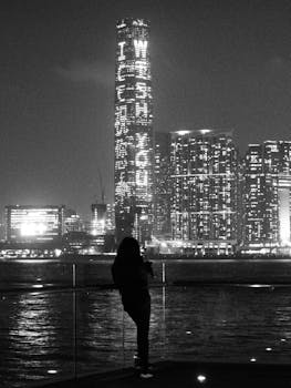  中东局势骤变，迪拜神话破灭；香港迎来资金潮，稳定优势凸显。 股票财经 中东局势骤变，迪拜神话破灭；香港迎来资金潮，稳定优势凸显。 股票财经 中东局势骤变，迪拜神话破灭；香港迎来资金潮，稳定优势凸显。 股票财经