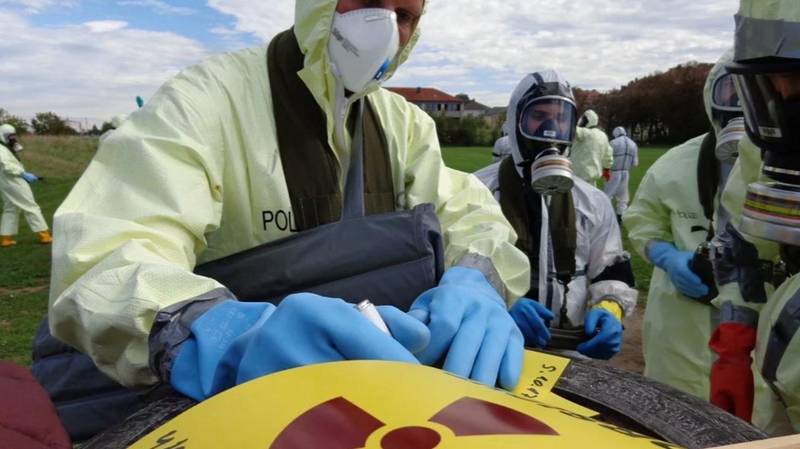  百亿净利背后的逻辑：108亿港元盈利模型的压力测试与对冲机制拆解 股票财经 百亿净利背后的逻辑：108亿港元盈利模型的压力测试与对冲机制拆解 股票财经