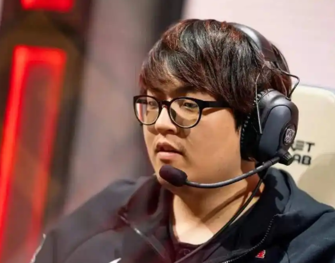  电竞解说话语权研究：一场关于“被解读的操作”的深度剖析 新闻