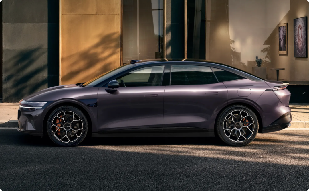  技术平权进行时：900V架构+空悬标配，极氪007系列重新定义纯电中级车价值基准 汽车科技