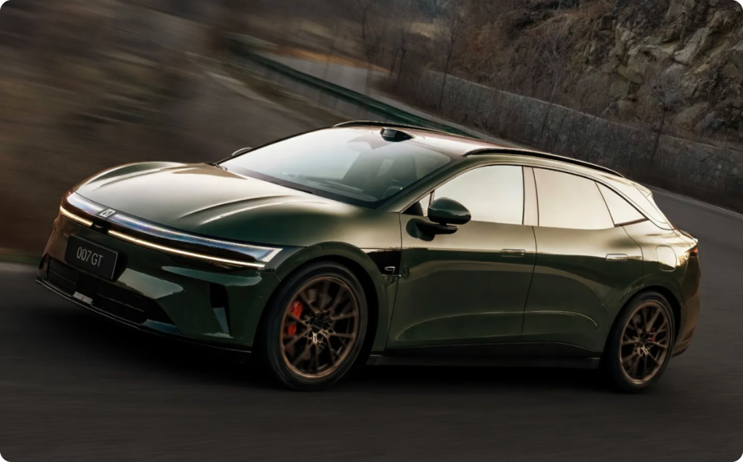  技术平权进行时：900V架构+空悬标配，极氪007系列重新定义纯电中级车价值基准 汽车科技