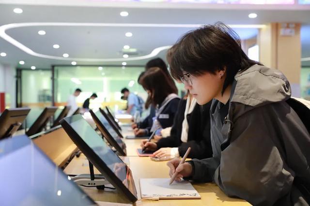  从华强北配件商到数位板全球第二：绘王技术突围的方法论拆解 企业服务